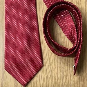 Jones New York 100% Silk Necktie Red White Blue Pattern New Excellent Condition